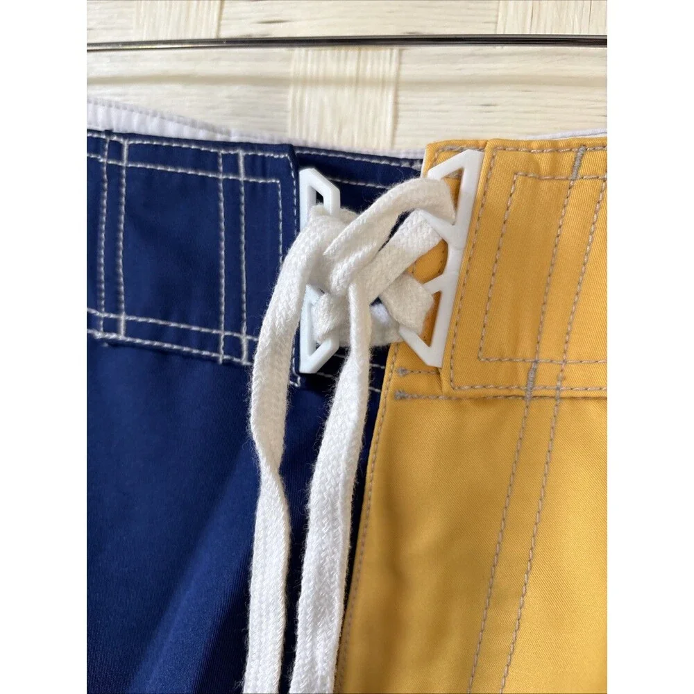 UCLA BRUINS BASKETBALL Size XL Men Campus Drive